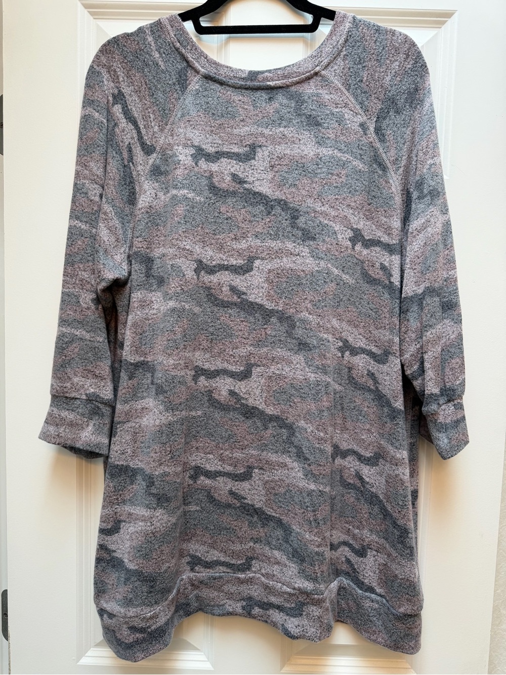 Market & Spruce Heathered Pink and Gray Knit Top - Picture 2 of 11